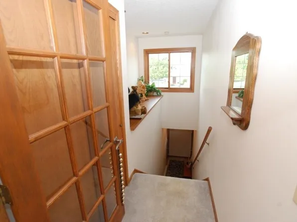 725 Quinlan Dr, Pewaukee, WI 53072