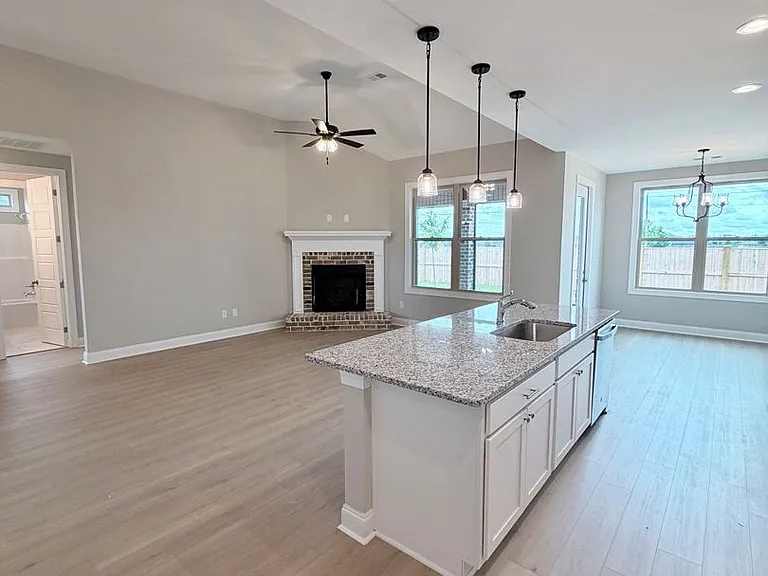 204 Farmland Cir — Photo 7