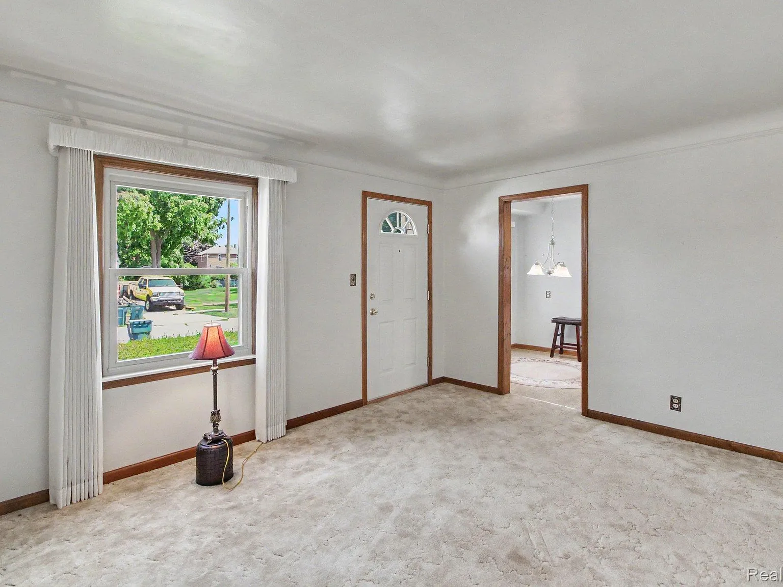 3 bed, 1812 sqft, $1,695 — Photo 3