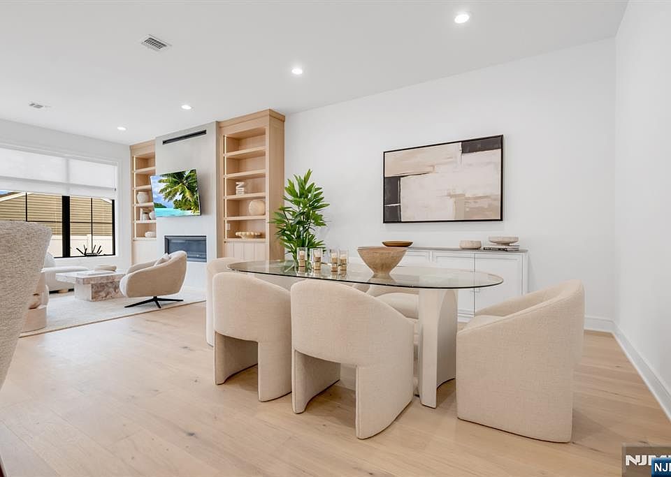 1st image of 5 Feldman Court