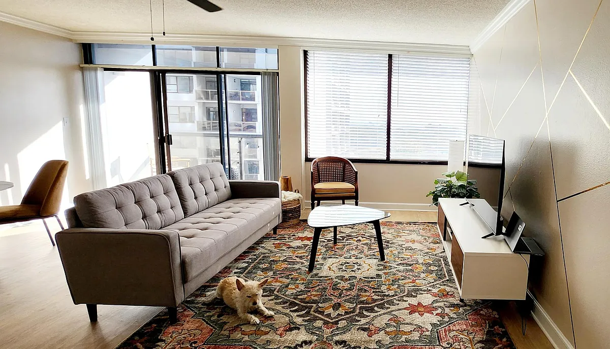 Building Photo - 450 W 7th St #1104