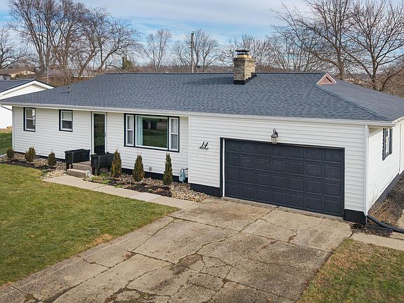 4th image of 14 Hilltop Dr