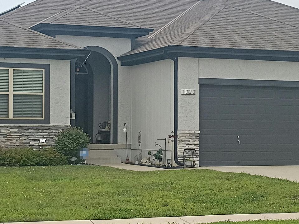 1st image of 1023 S Remington Dr