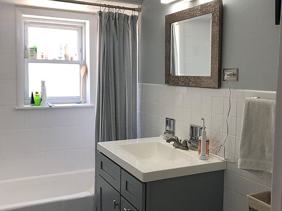 4th image of 164 E Elmhurst Ave #1B