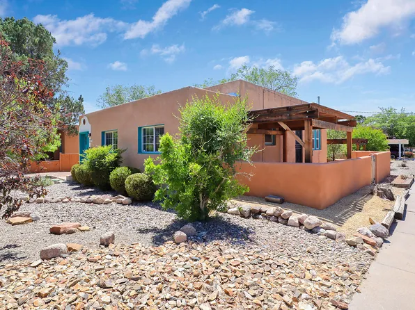 227 Amherst Dr NE, Albuquerque, NM 87106