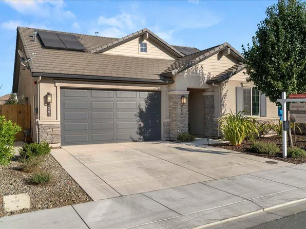 1361 Azalea Dr, Hollister, CA 95023