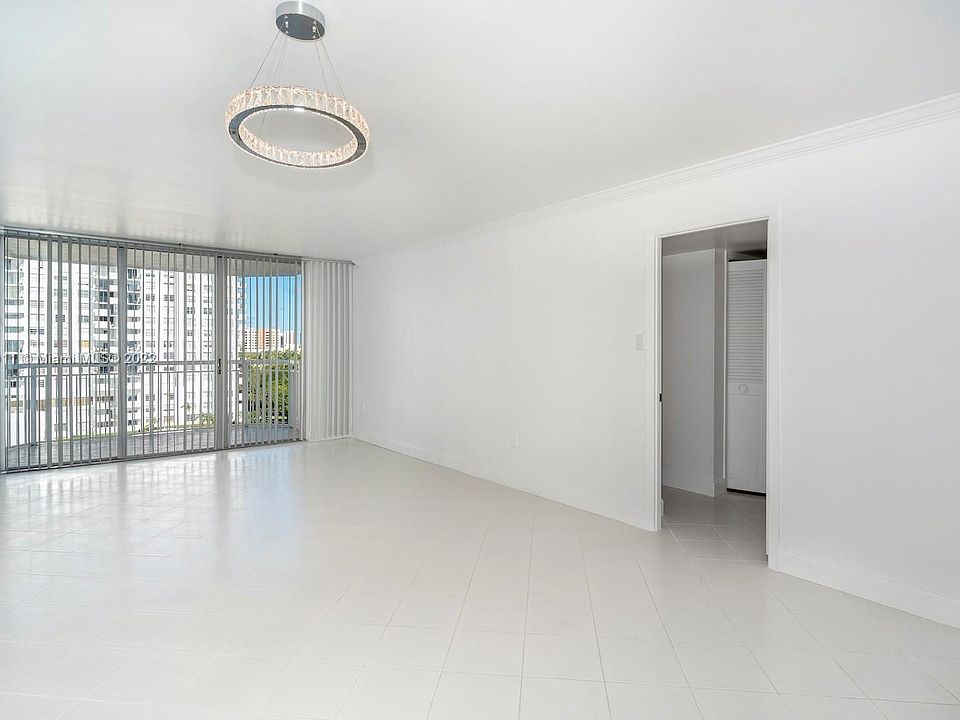 1st image of 18071 Biscayne Blvd APT 702