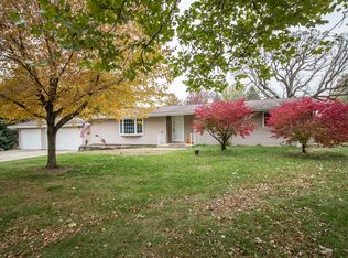 S85W30870 Stonegate Dr, Mukwonago, WI 53149