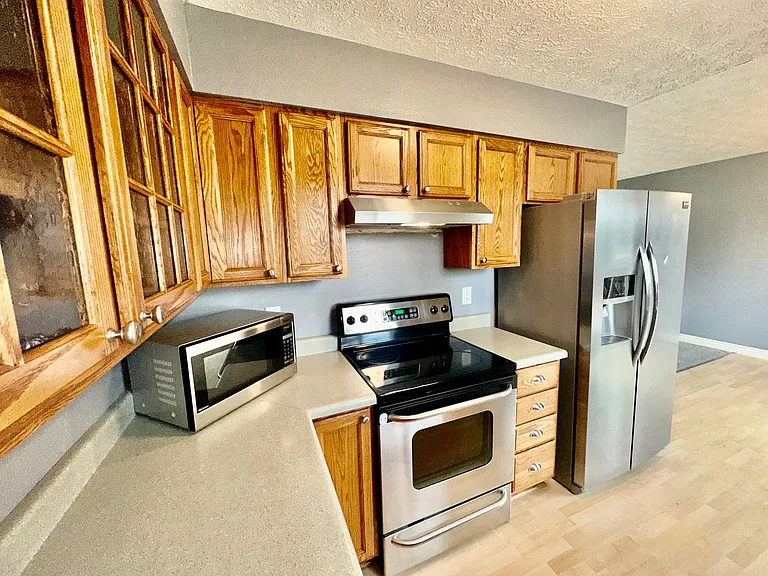 10840 Delta Cir — Photo 3