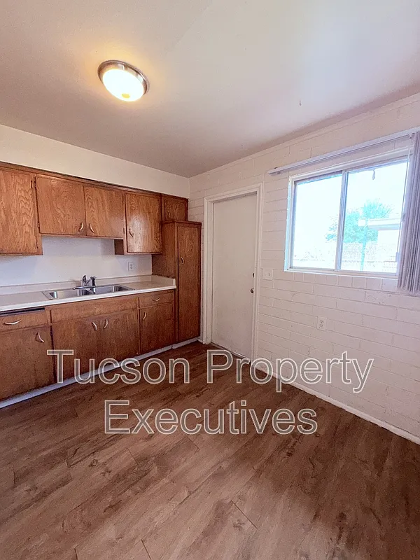 2 bed, 1.0 bath, 1000 sqft, $1,150 — Photo 2
