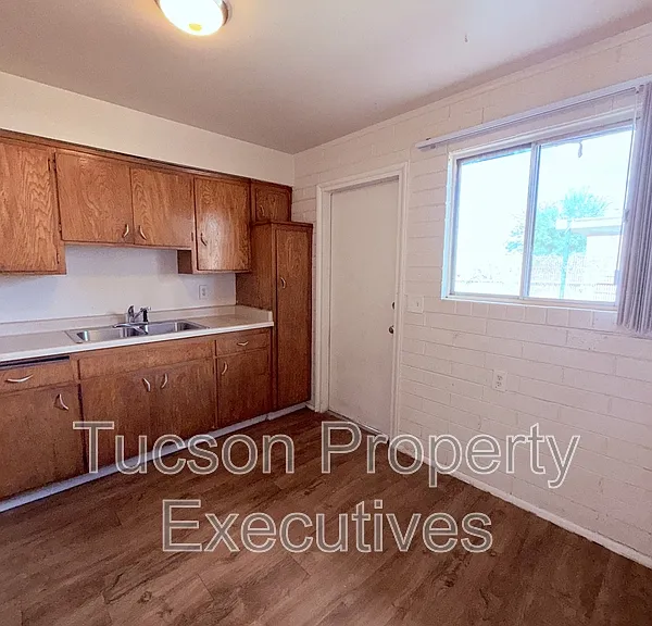 8914 S Nogales Hwy — Photo 2