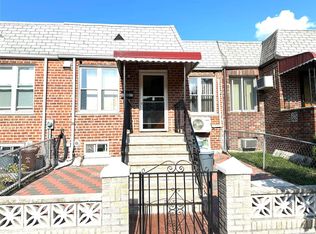 6307 74th St, Middle Village, NY 11379