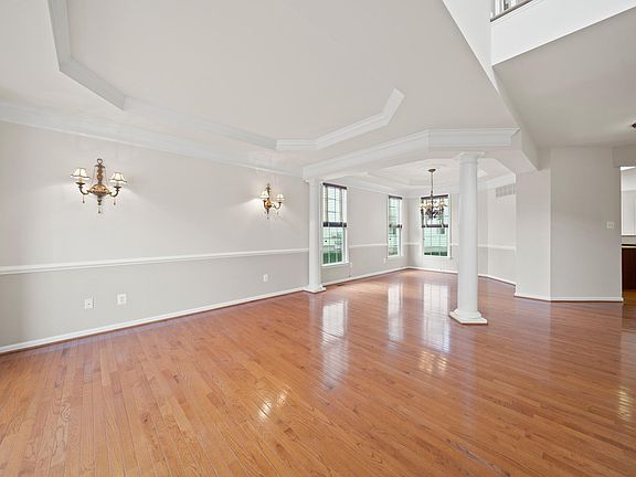 4th image of 54 Quail Dr S