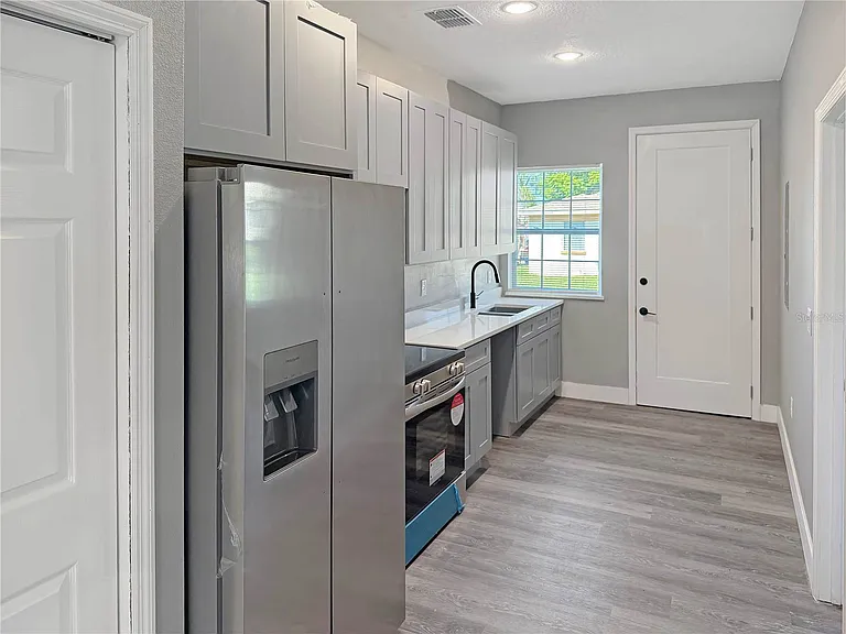 323 Pearl St #1 — Photo 10