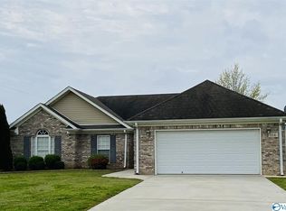 114 Turkey Ridge Dr, New Market, AL 35761