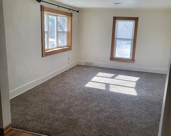 1027 E Main St — Photo 6