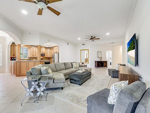 4th image of 9002 Cascada Way APT 102