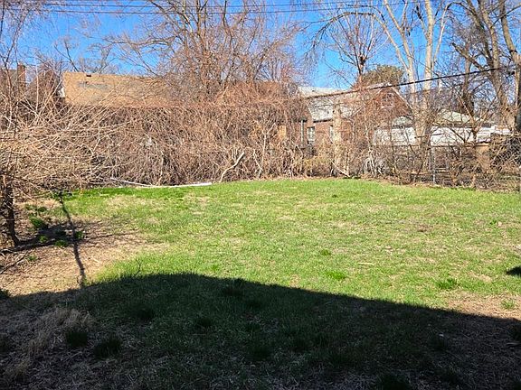 3rd image of 15871 Tracey St
