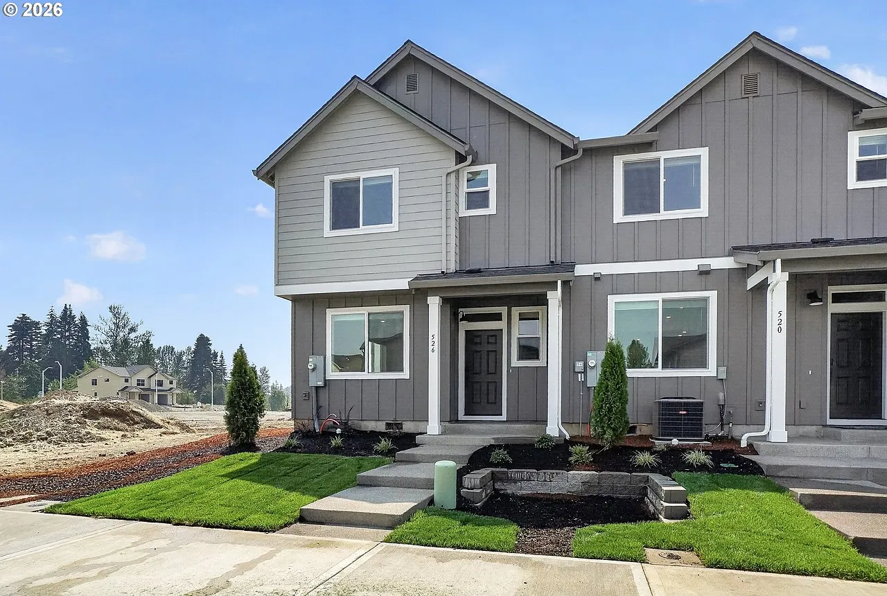 3 bed, 1559 sqft, $2,450 — Photo 1
