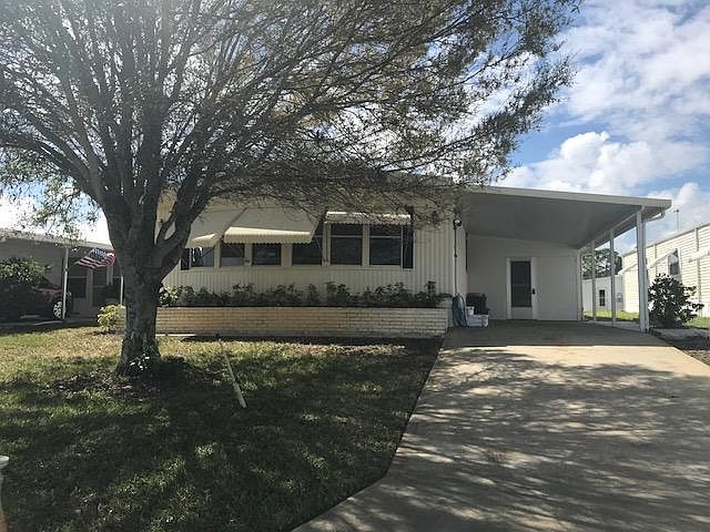 1st image of 8536 SE Seabird Ave