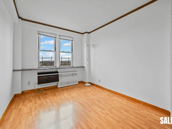 138-10 Franklin Avenue image 9 of 20