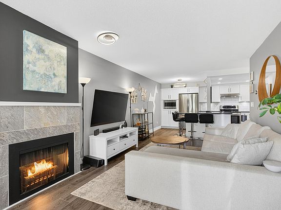 5th image of 812 Milton St #202
