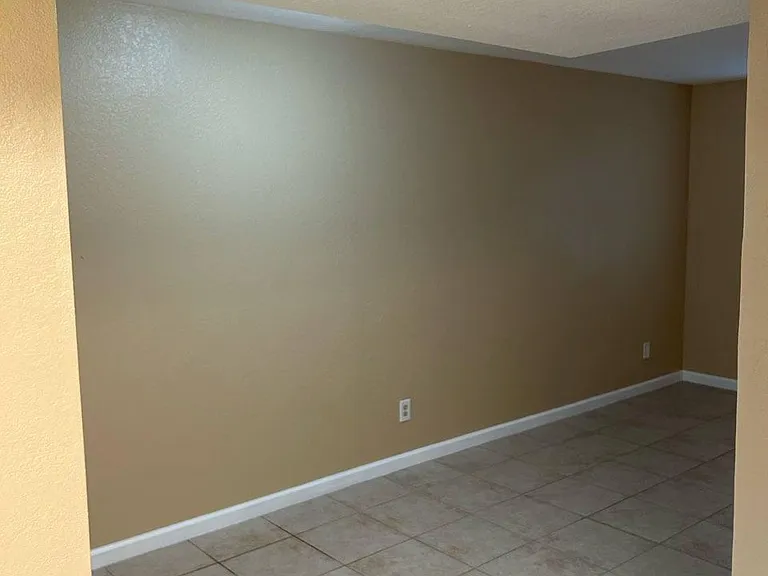 1319 Acacia Ave #5 — Photo 10