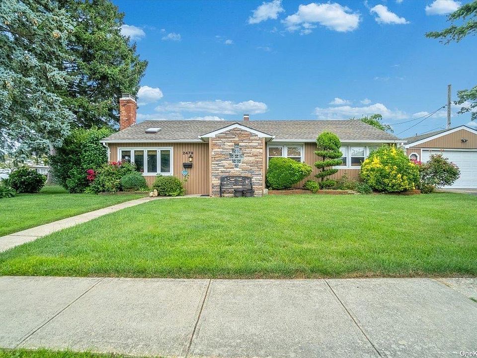 1st image of 2479 Balsam Ave
