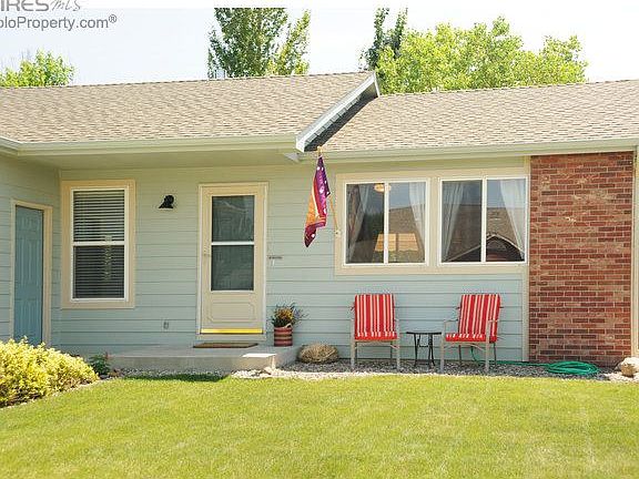 2nd image of 204 W Juneberry St