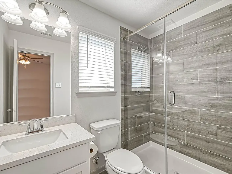 7910 Cypress Country Dr — Photo 29