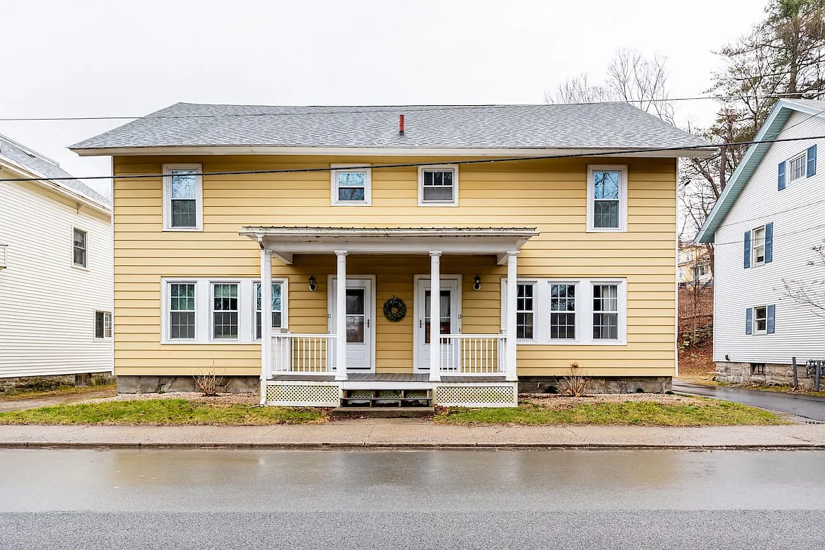 3 bed, 1320 sqft, $1,850 — Photo 1