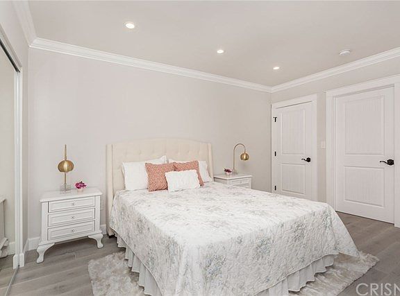 5th image of 5638 Allott Ave