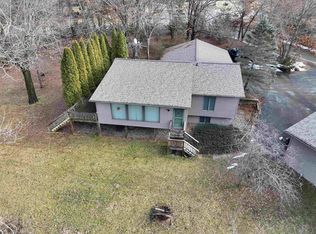 N6333 Suburban Heights Rd, Pardeeville, WI 53954