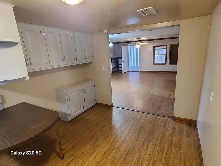 5381 Williams St — Photo 9