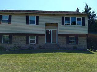 3838 Best Station Rd, Slatington, PA 18080