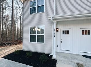 132 Lakeside Dr, Taylors, SC 29687