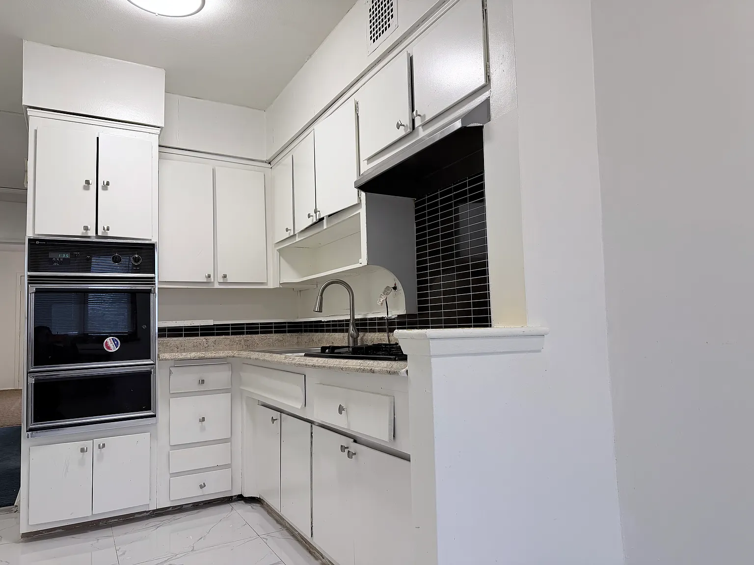 2 bed, 900 sqft, $2,600 — Photo 3