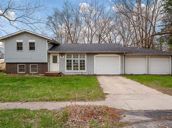 8512 Mildred Rd, Machesney Park, IL 61115