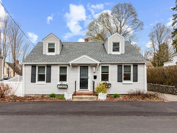 42 Myrtle St, Weymouth, MA 02189