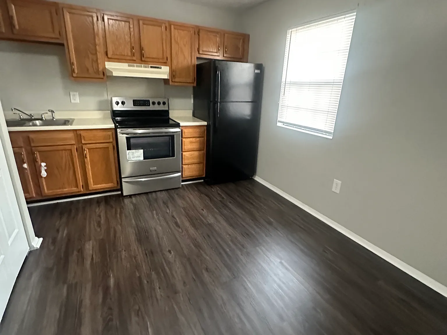2 bed, $1,050 — Photo 2
