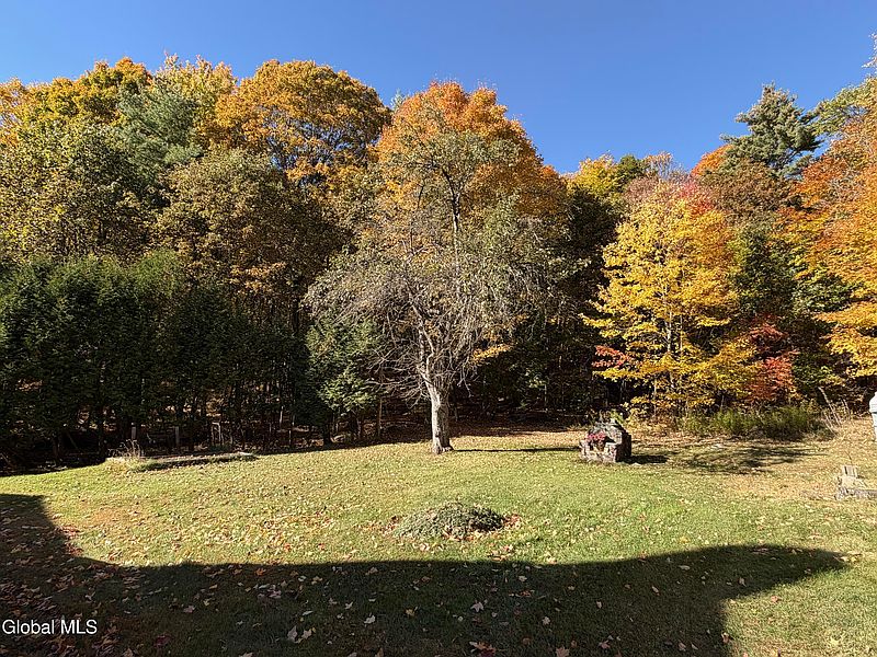 4th image of 55 Bartlett Pond Road