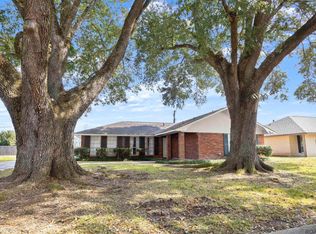 1620 S Lynne Ave, Gonzales, LA 70737