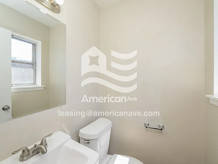 711994_010_wm_-_main_bathroom_13618811.jpg