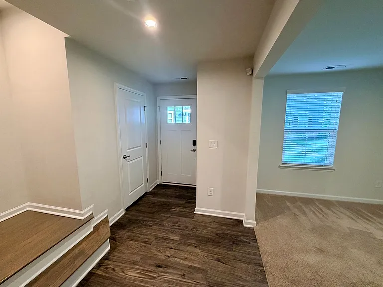 1214 Ashbury St — Photo 5