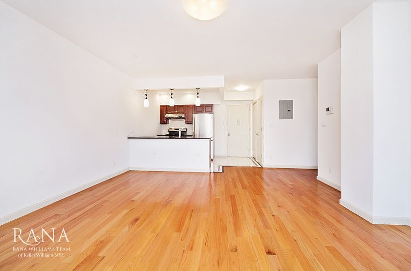 1st image of 1635 Lexington Ave APT 4E