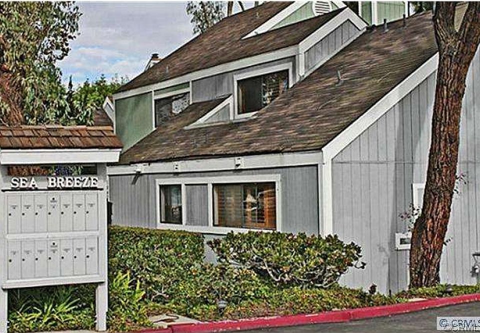 2nd image of 1023 Sea Breeze Dr #12