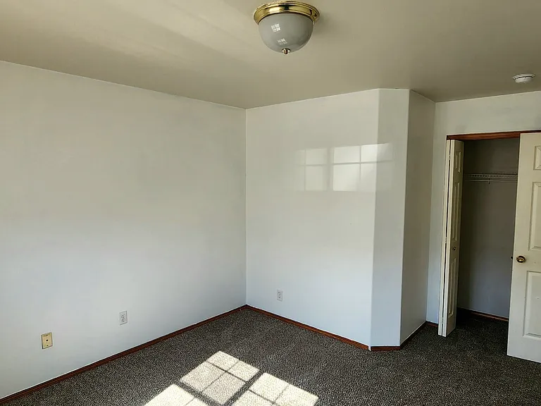 1326 S Skyline Dr — Photo 10