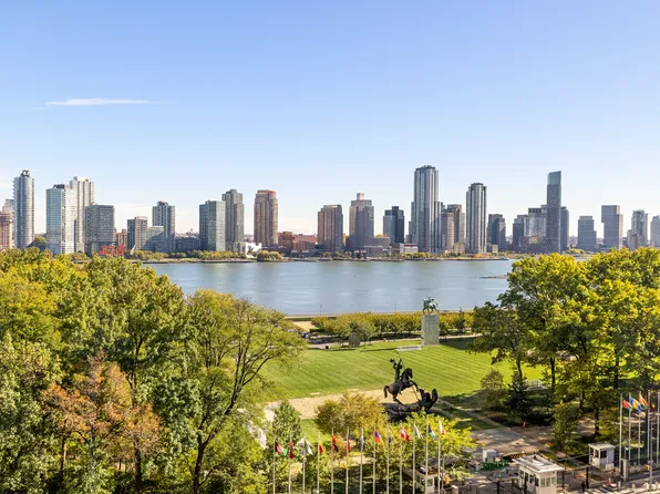 845 United Nations Plaza image 3 of 13