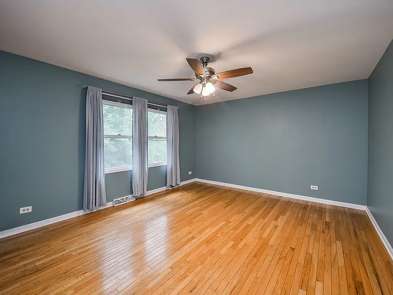339 Windsor Dr — Photo 13