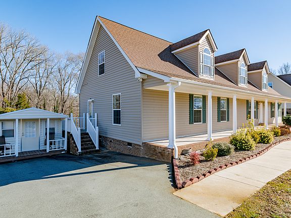 2nd image of 2135 Cheyenne Dr